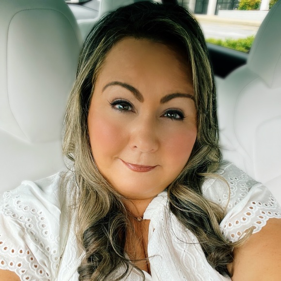 Meet your Posher, Heather - Picture 4 of 7